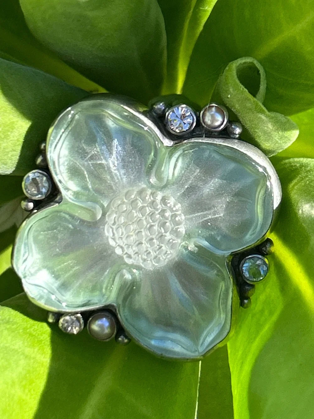 Mars & Valentine sterling silver Dogwood flower frosted green glass crystal ring